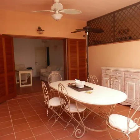 Villaggio Residenziale 아파트호텔 푼탈디아